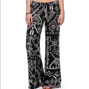 Billabong black and white boho pants